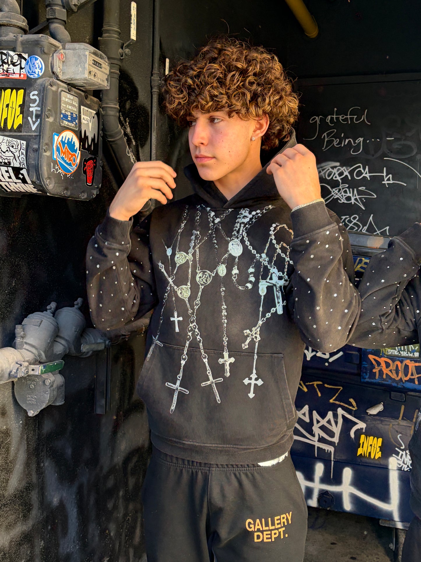 “Holy chains” hoodie (black)