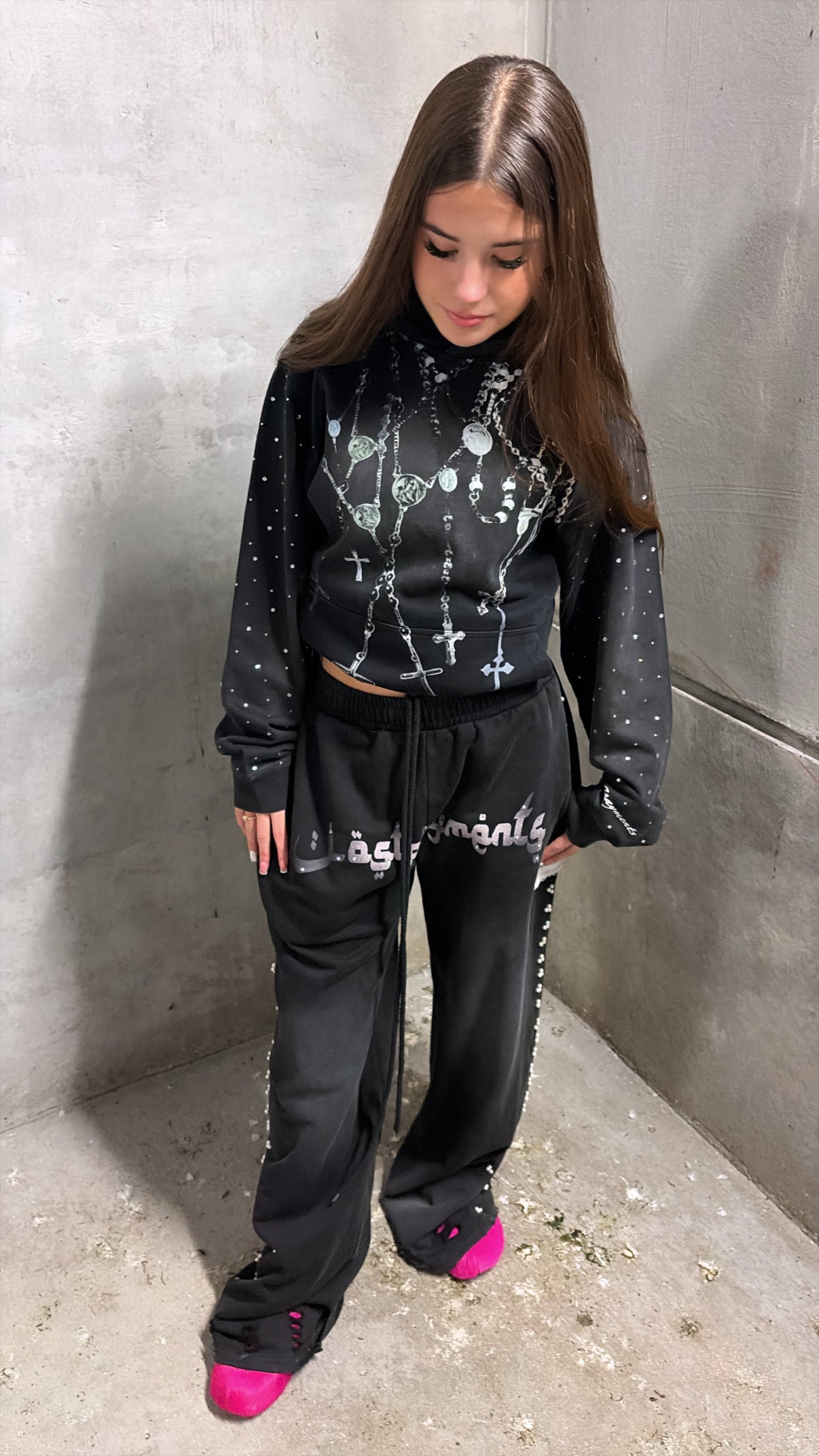 “Holy chains” hoodie (black)