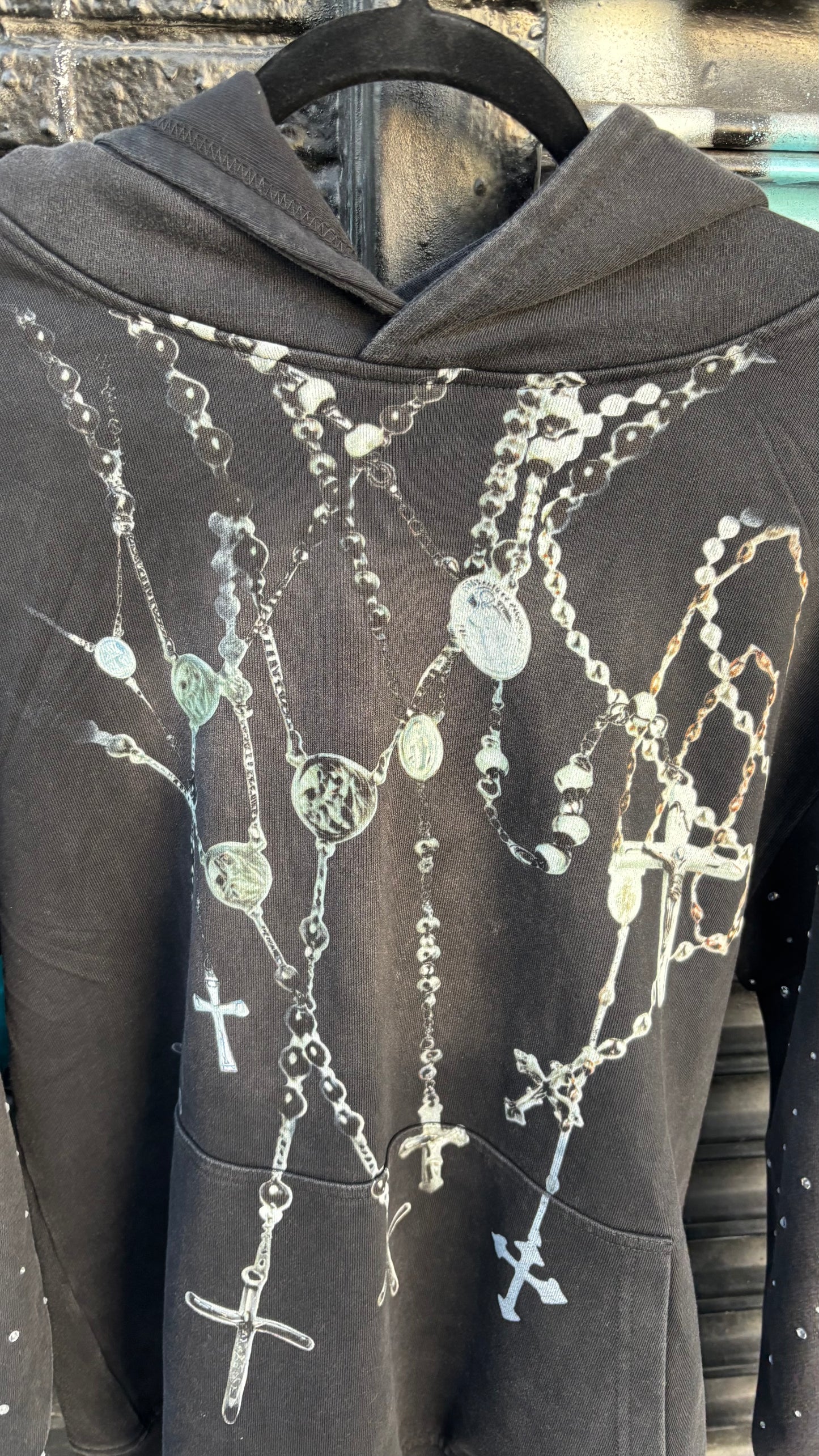 “Holy chains” hoodie (black)