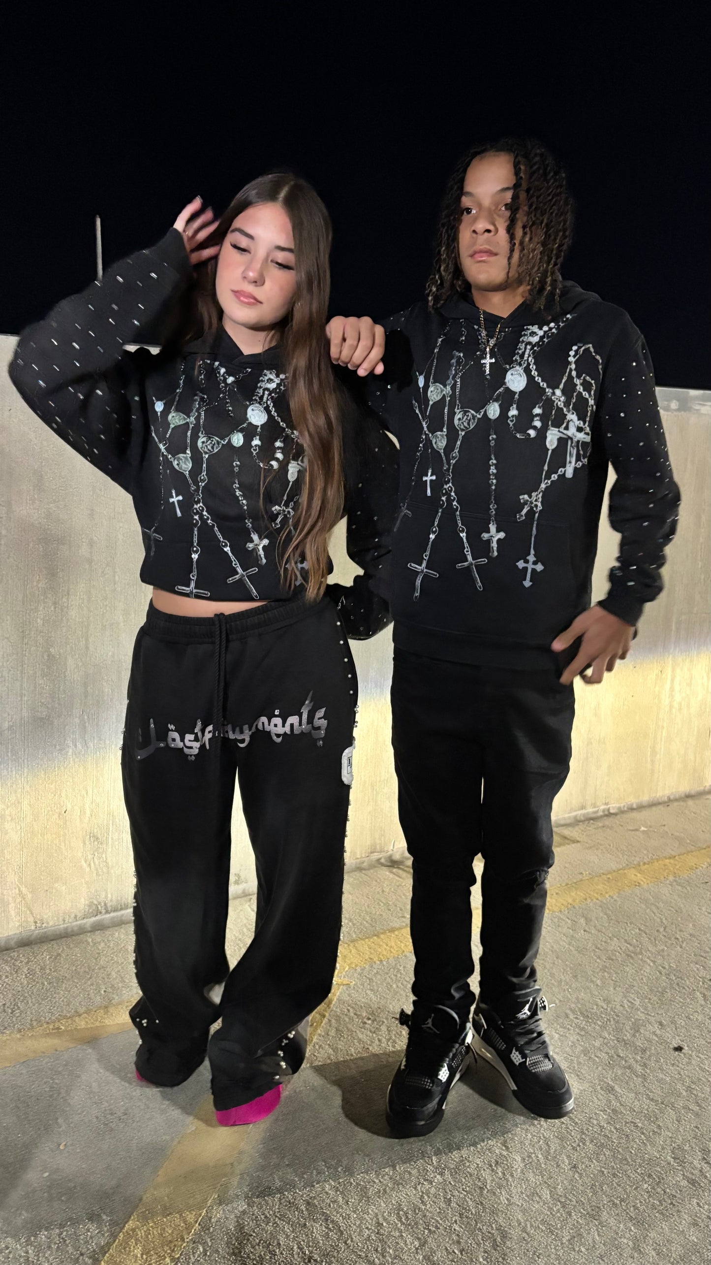 “Holy chains” hoodie (black)