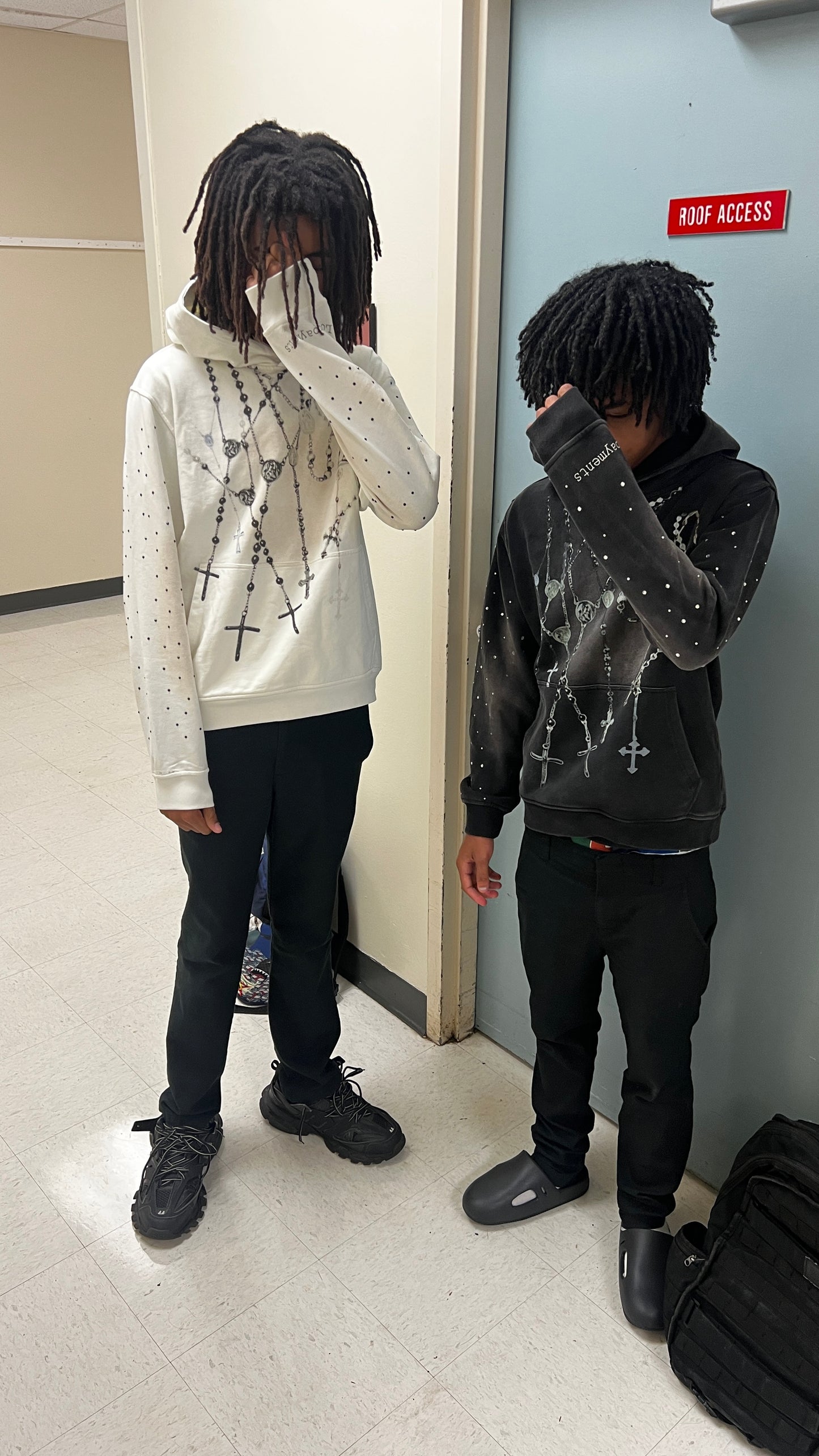 “Holy chains” hoodie (white)